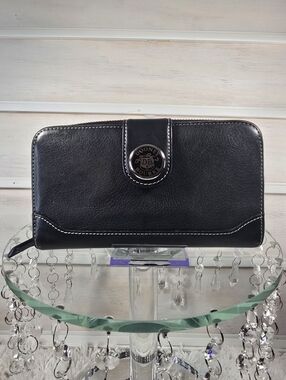 Dooney & Bourke Black Leather Zip Wallet